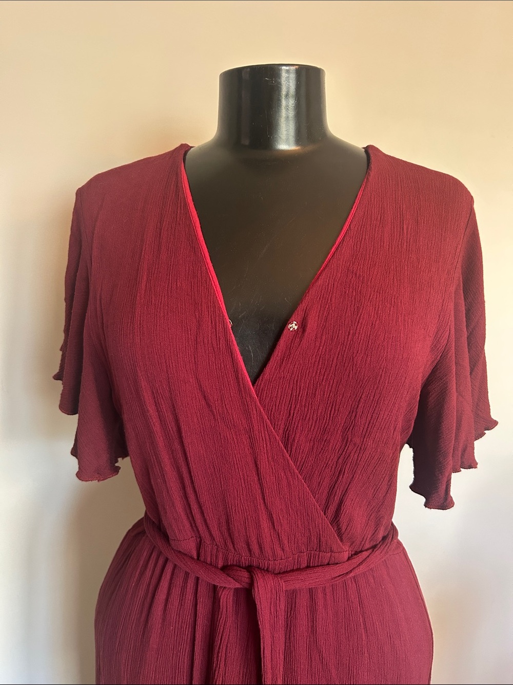 Flutter sleeve maxi dress in burgundy soft crinkle viscose, sz M EUC - Picture 4 of 6